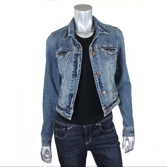 American Eagle Outfitters Jackets & Blazers - American Eagle Distressed Cropped Denim Jacket I06